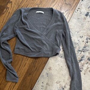 Abercrombie and Fitch Gray Ribbed Crop Top size Med
